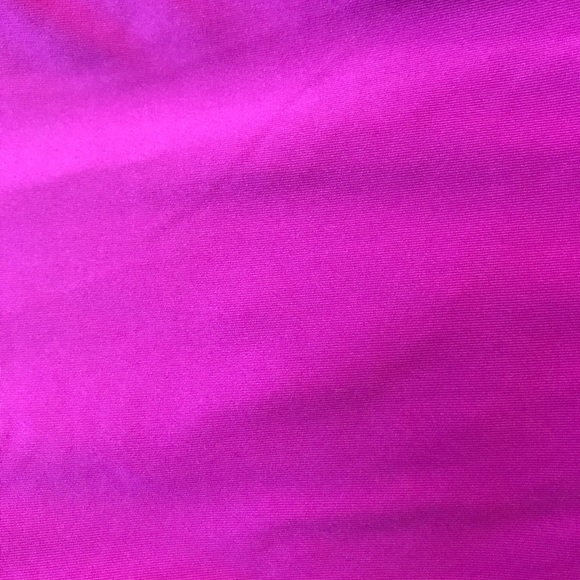 🌿3/25 Under Armour workout top✨ - Picture 4 of 4